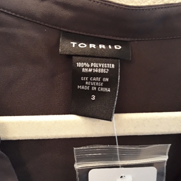 NEW Torrid Dark Grey Vneck Sleeveless Top - Picture 3 of 4